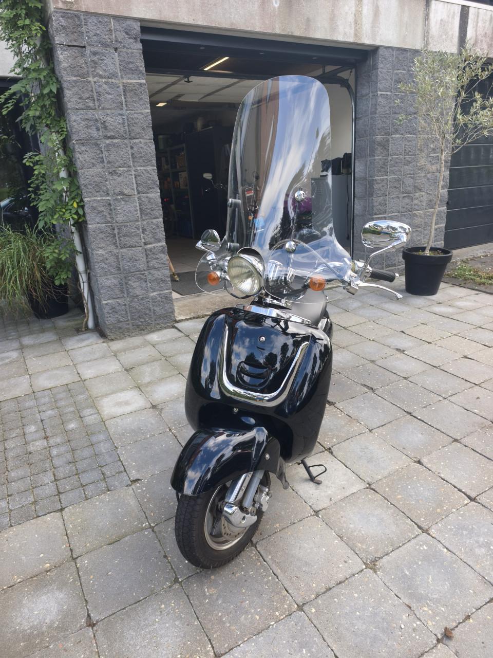 Retro scooter
