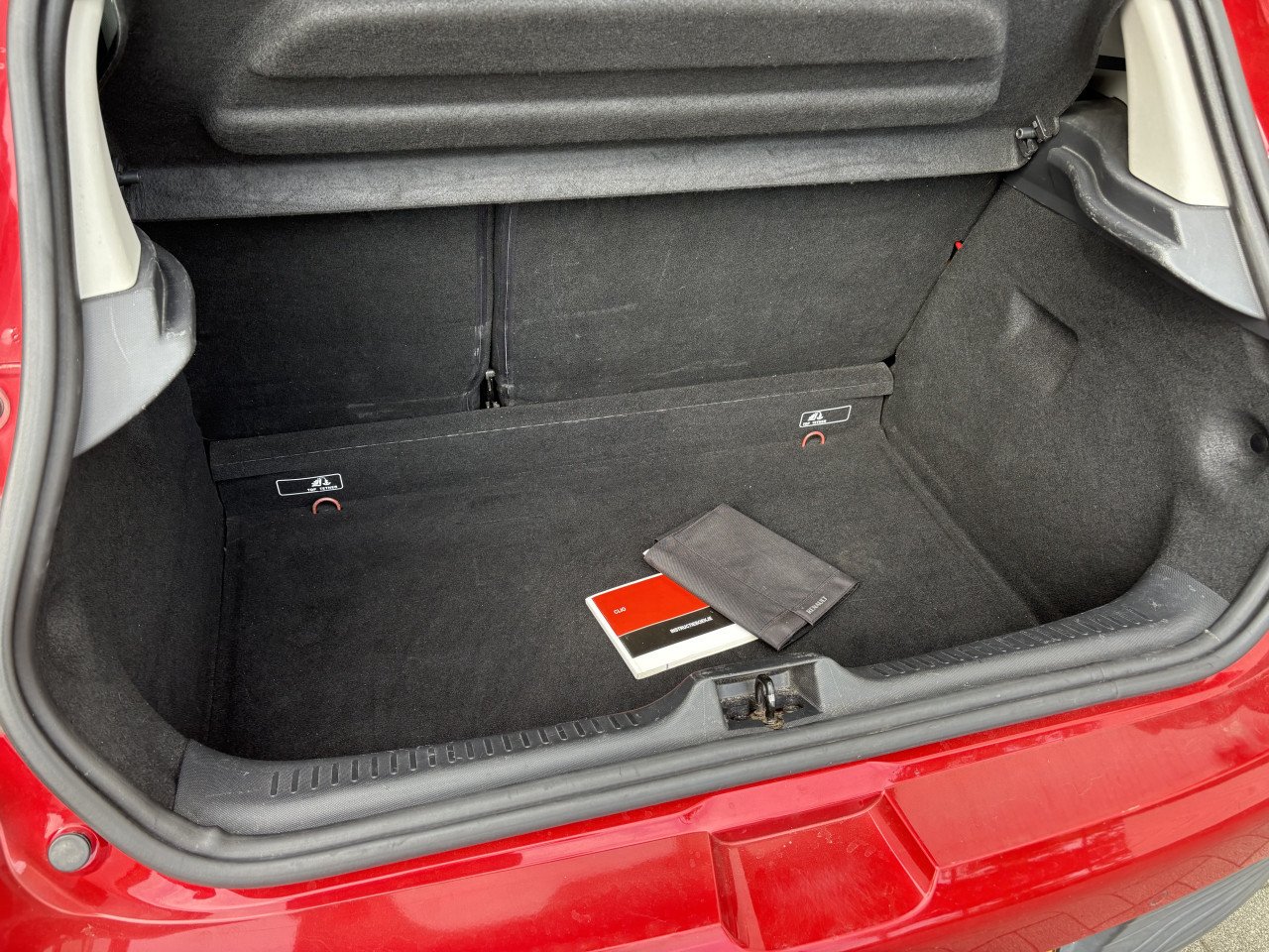 Renault Clio 1.5 DCI 66KW 5-DRS 2015 Rood