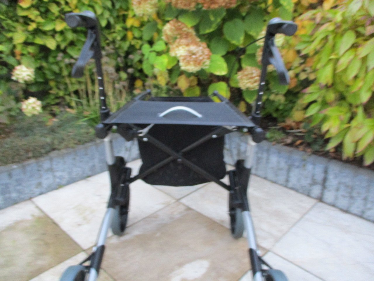 Topro Troja opvouwbare lichtgewicht rollator met zitje en grote tas