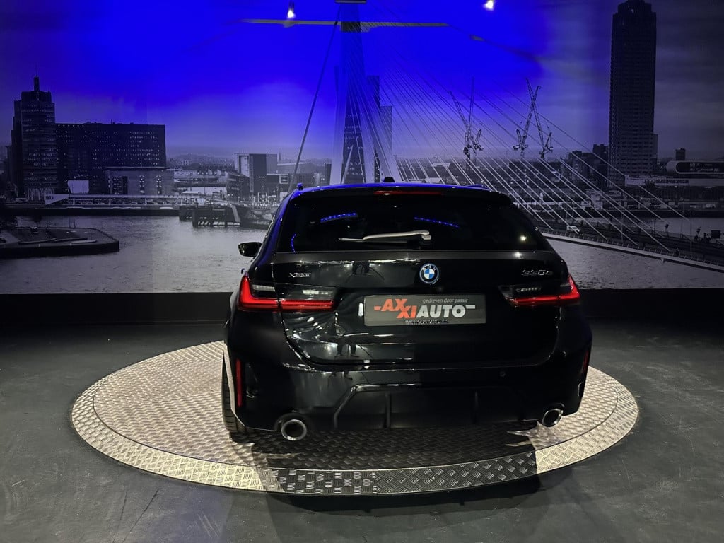 BMW 3-serie touring 330e xdrive *pano*360camera*sportstoelen*laser*