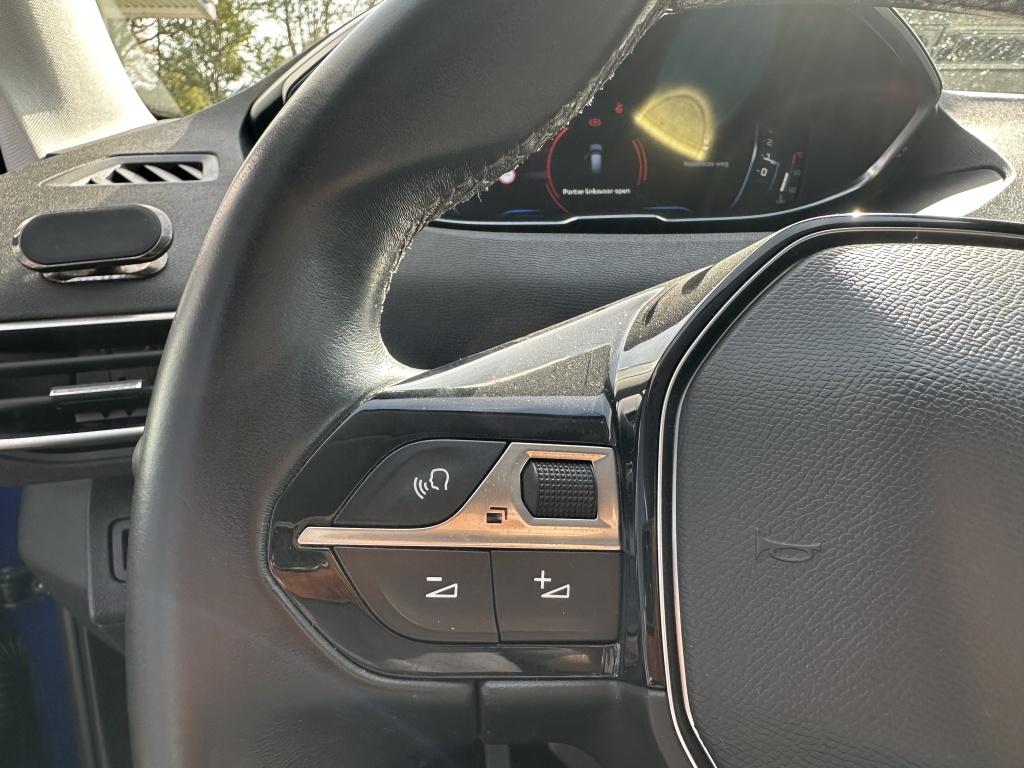 Peugeot 3008 1.2 puretech 130pk s&s blue lease executive