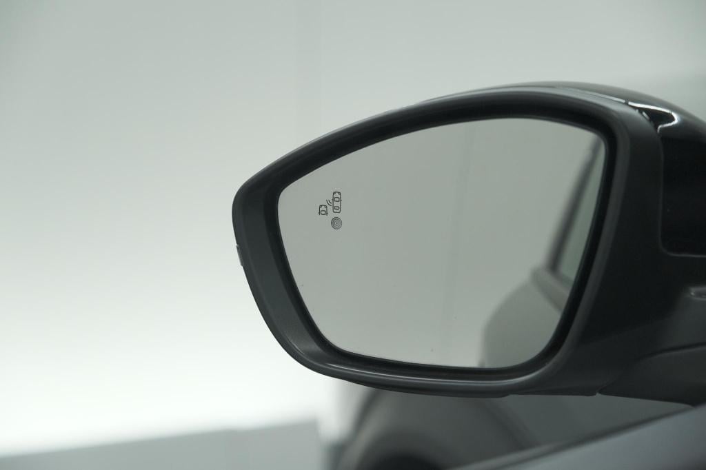 Peugeot E-2008 ev gt 50 kwh | 11 kw laadfunctie | 360 camera | dodehoekdete