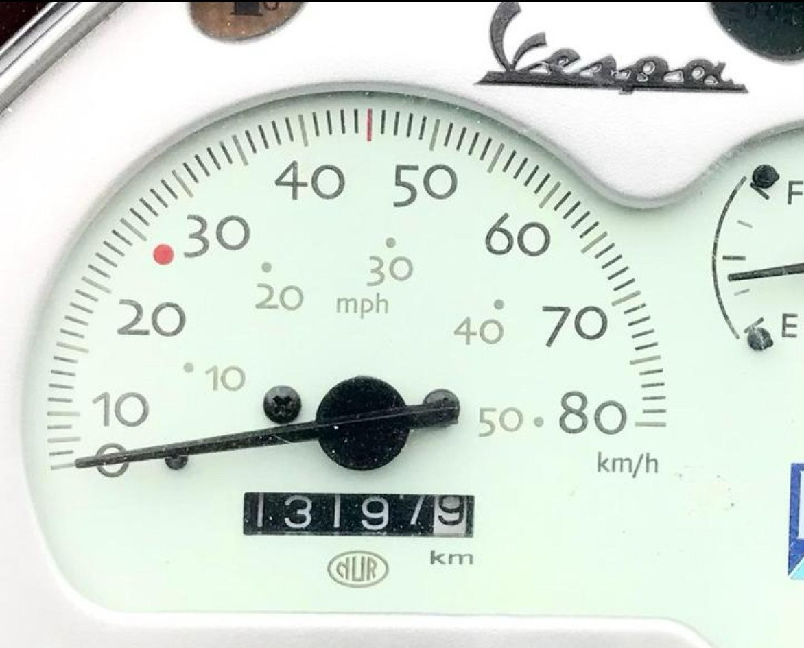 Vespa scooter !  Lx 4