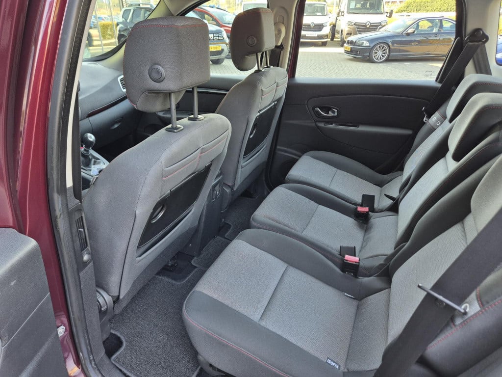 Renault Scenic 1.6 110 expression navigatie, clima, trekhaak, all seasonban