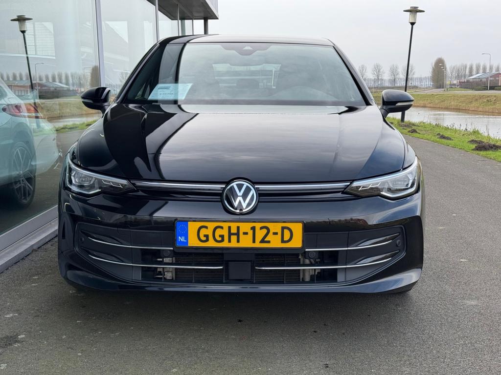 Volkswagen Golf 1.5 ehybrid 50 edition automaat , elektrische voorstoelen, 