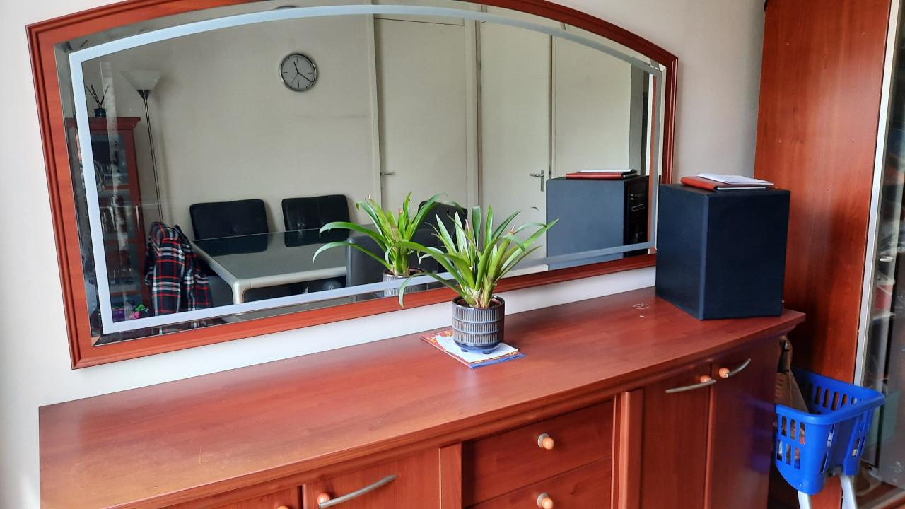 Dressoir met spiegel