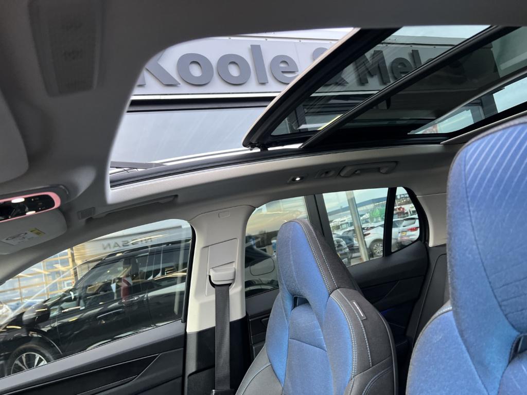 Lynk & Co 01 1.5 261pk phev black edition pano dak , 360gr camera , carplay