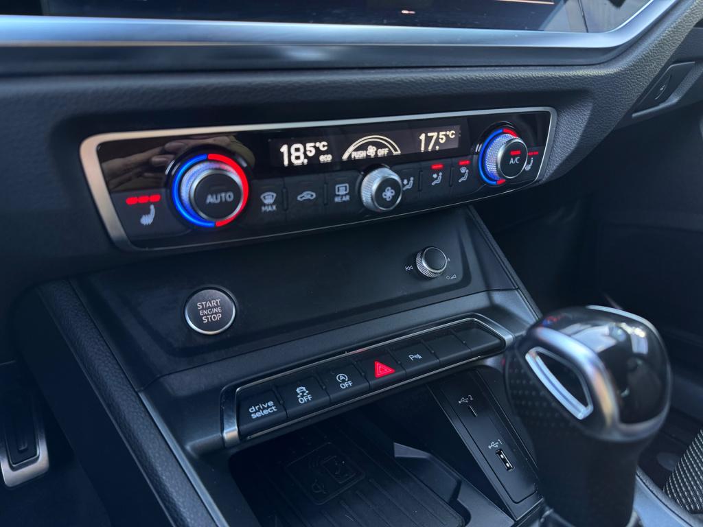 Audi Q3 35 tfsi 3x s line * matrix led * keyless * stoelverwarming