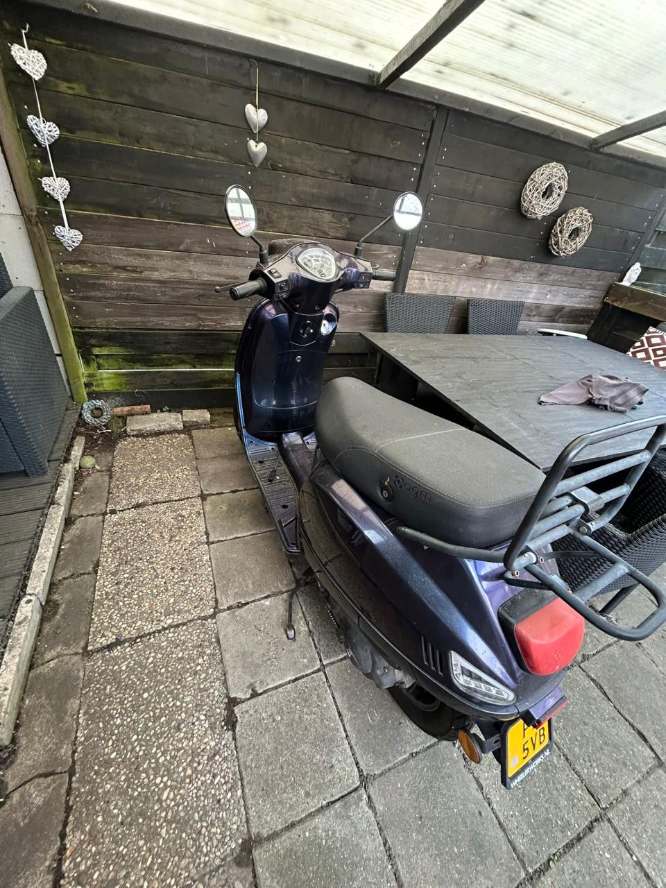 Scooter agm, bieden!