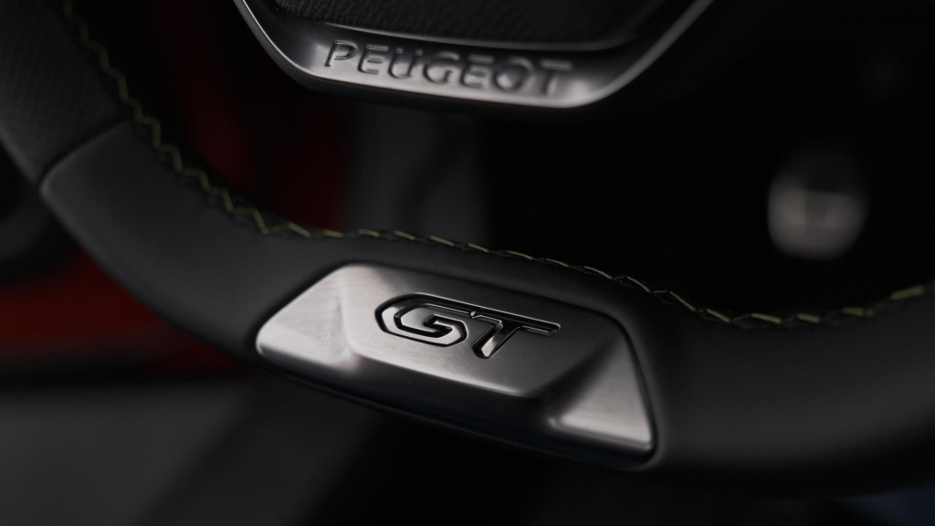 Peugeot 2008 puretech 130 gt | camera | dodehoekdetectie | navigatie | park