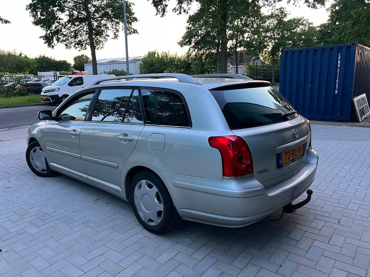 Toyota Avensis Wagon - 2.0 VVTi Linea Sol Airco