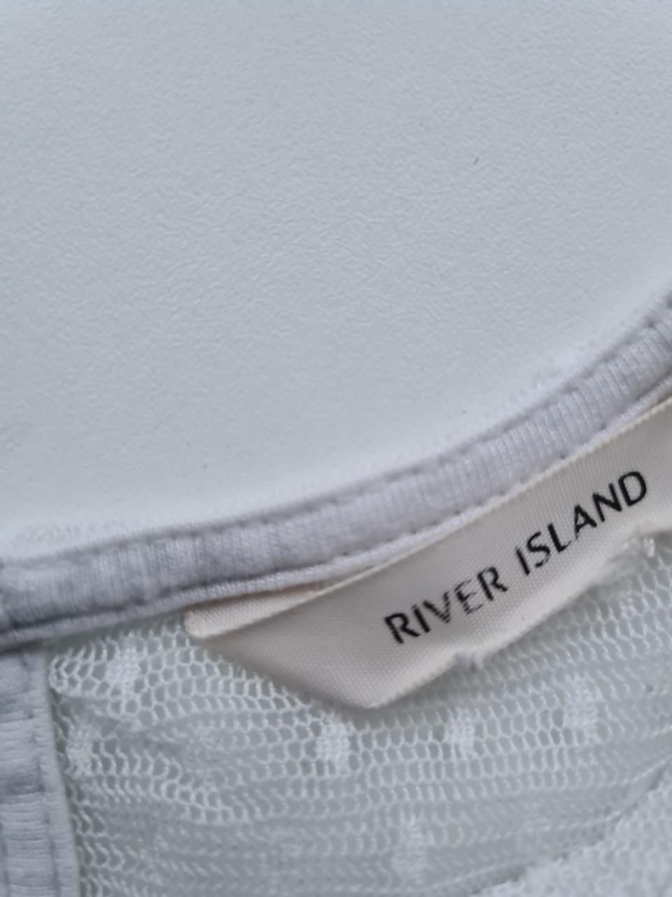 Heel mooi en leuk wit voile blousje van River Island, maat 140.