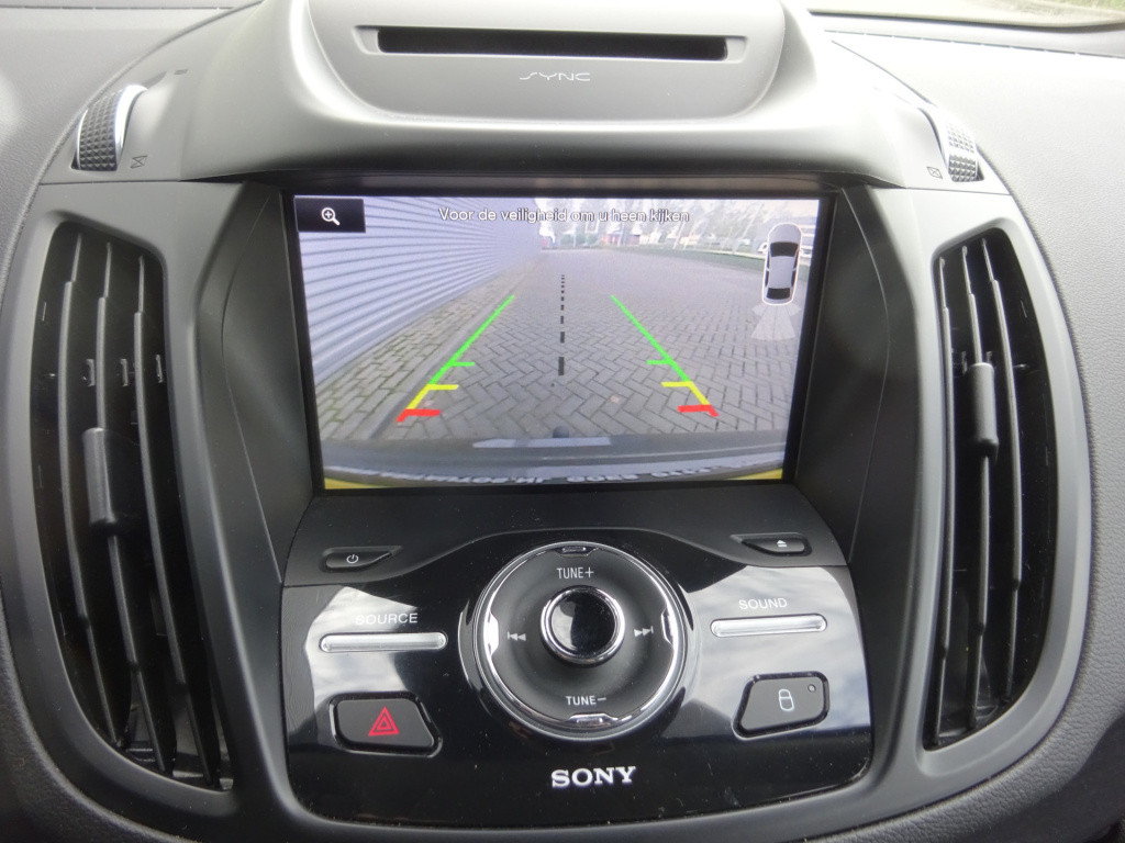 Ford Kuga 1.5 titanium navigatie / trekhaak / camera / cruise / pdc