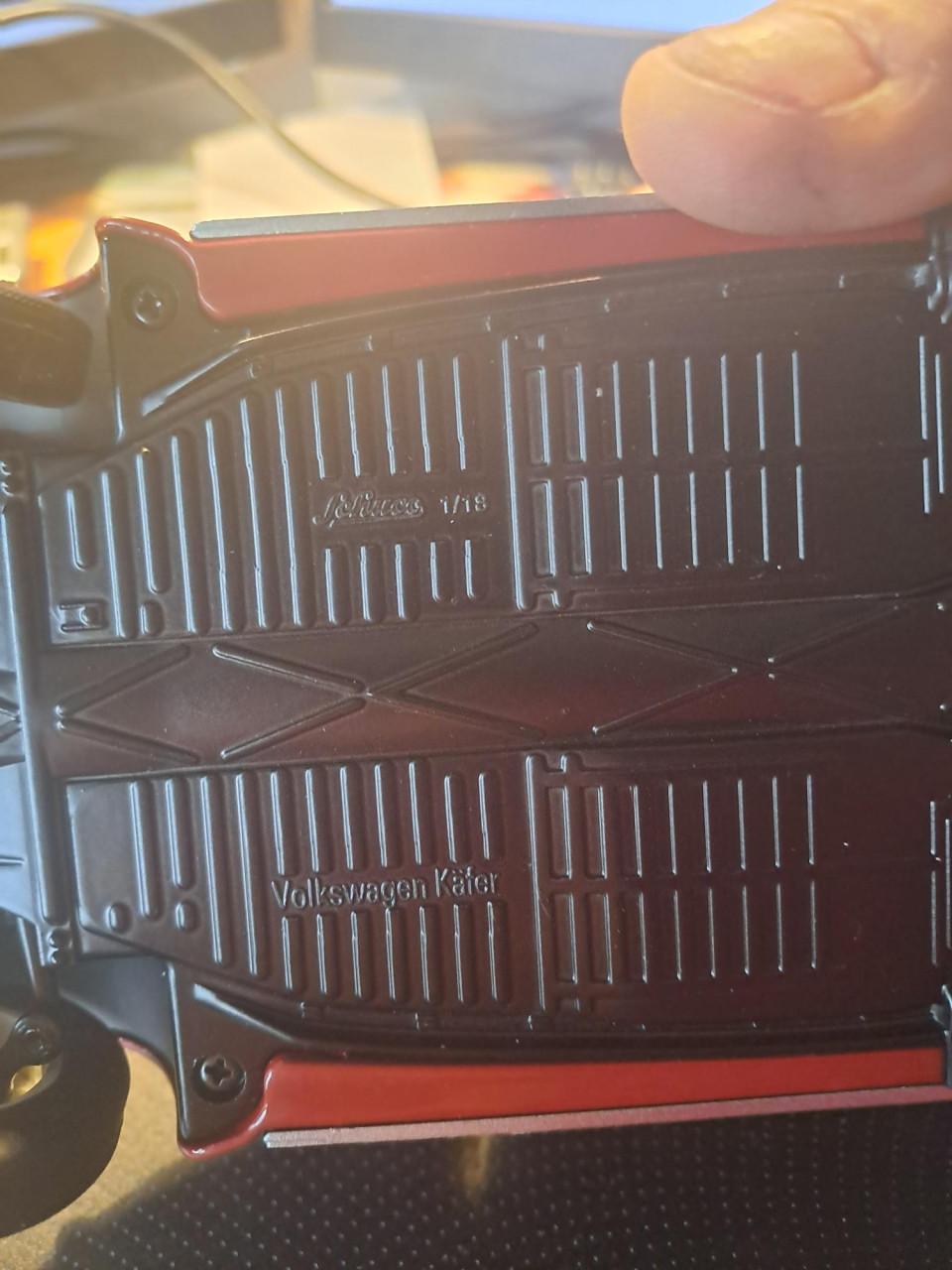 Vw kever met schuifdakje ,1:18