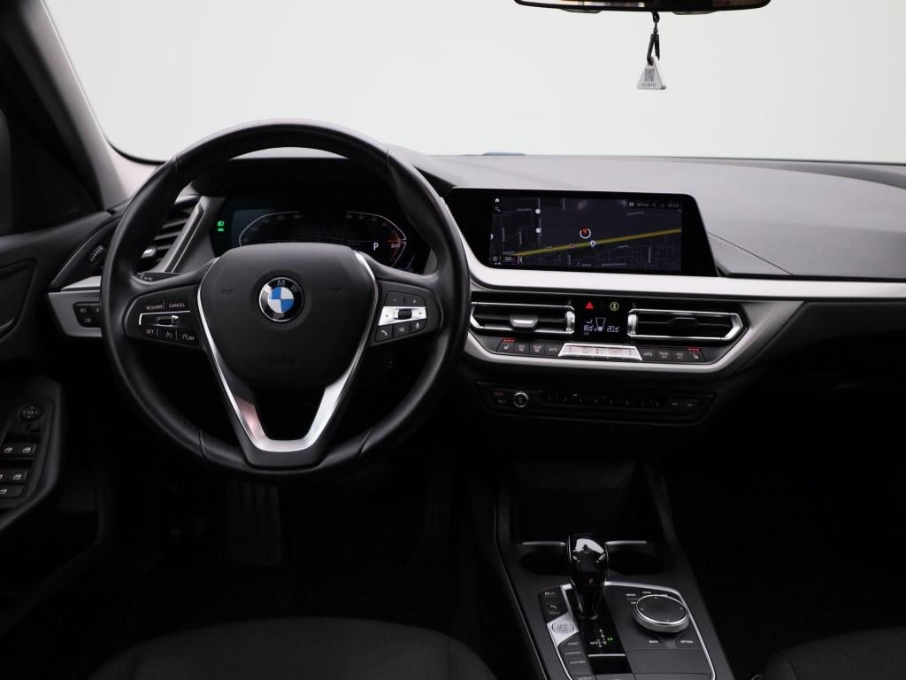 BMW 1 Serie 116i business edition | digitaal dashboard | keyless | stoelver