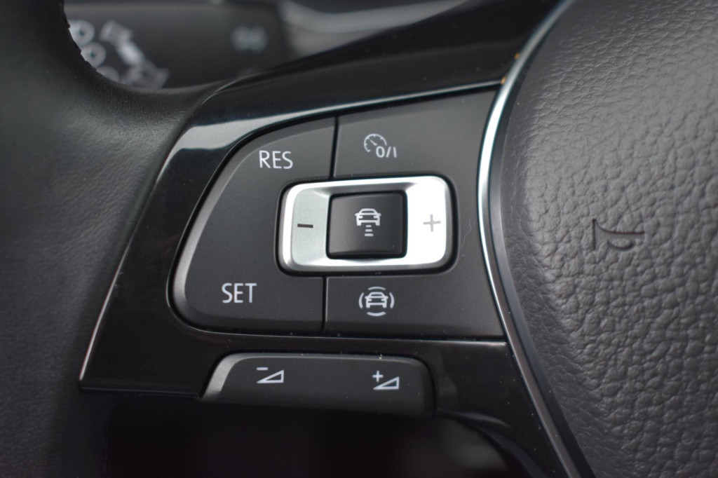 Volkswagen T-roc 1.0 tsi style | apple carplay | navigatie | adaptieve crui