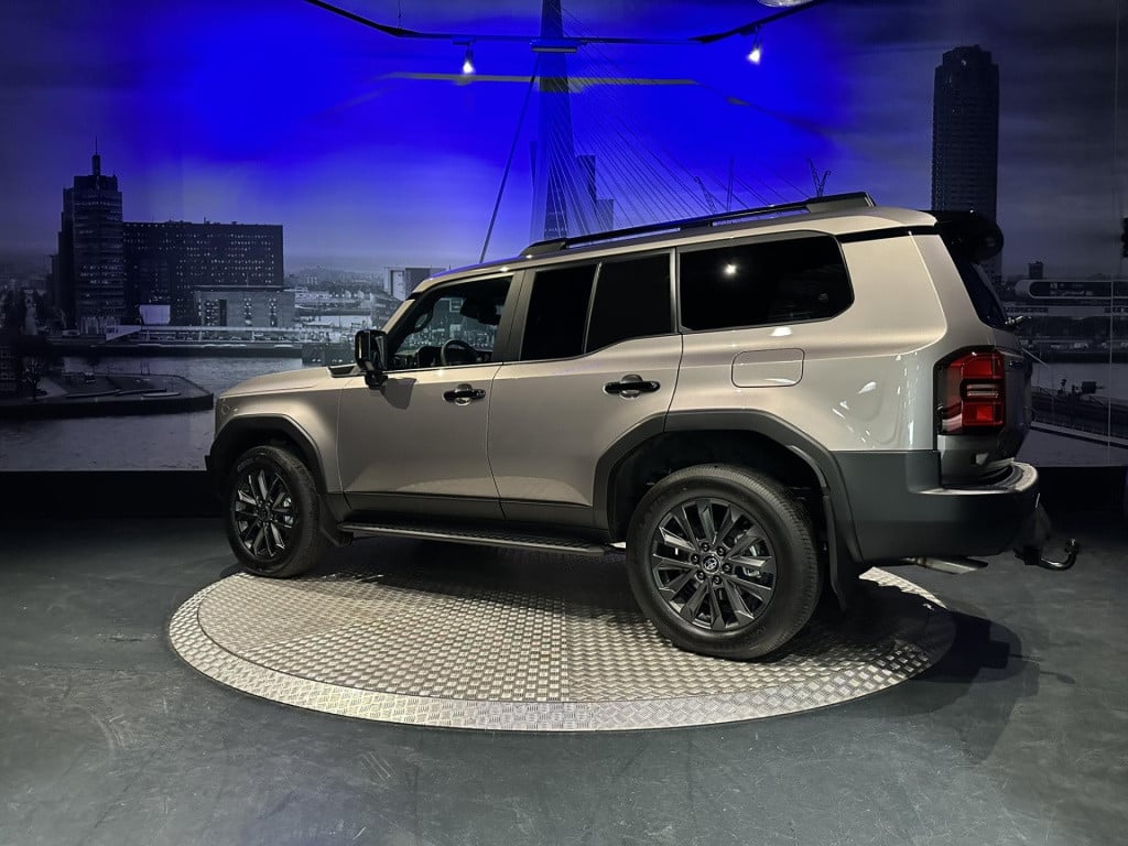 Toyota Land Cruiser 2.8 d-4d standard roof window van professional *origine