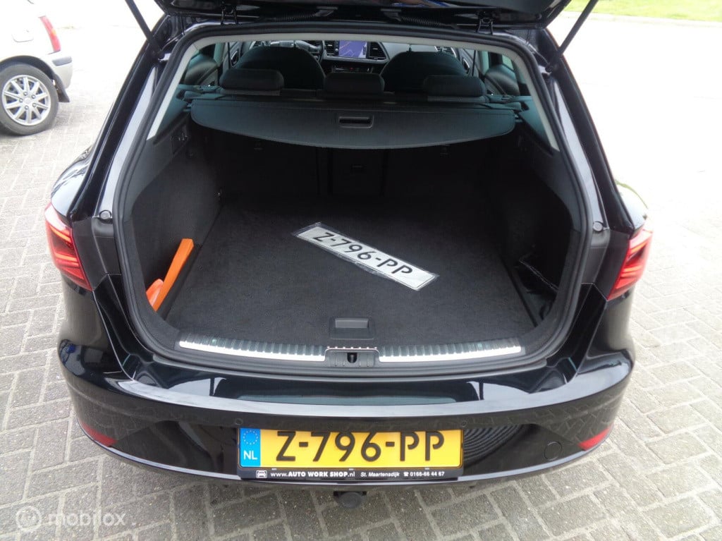 Seat Leon Sportstourer st 1.0 ecotsi style business/airco/led/pdc/automaat 