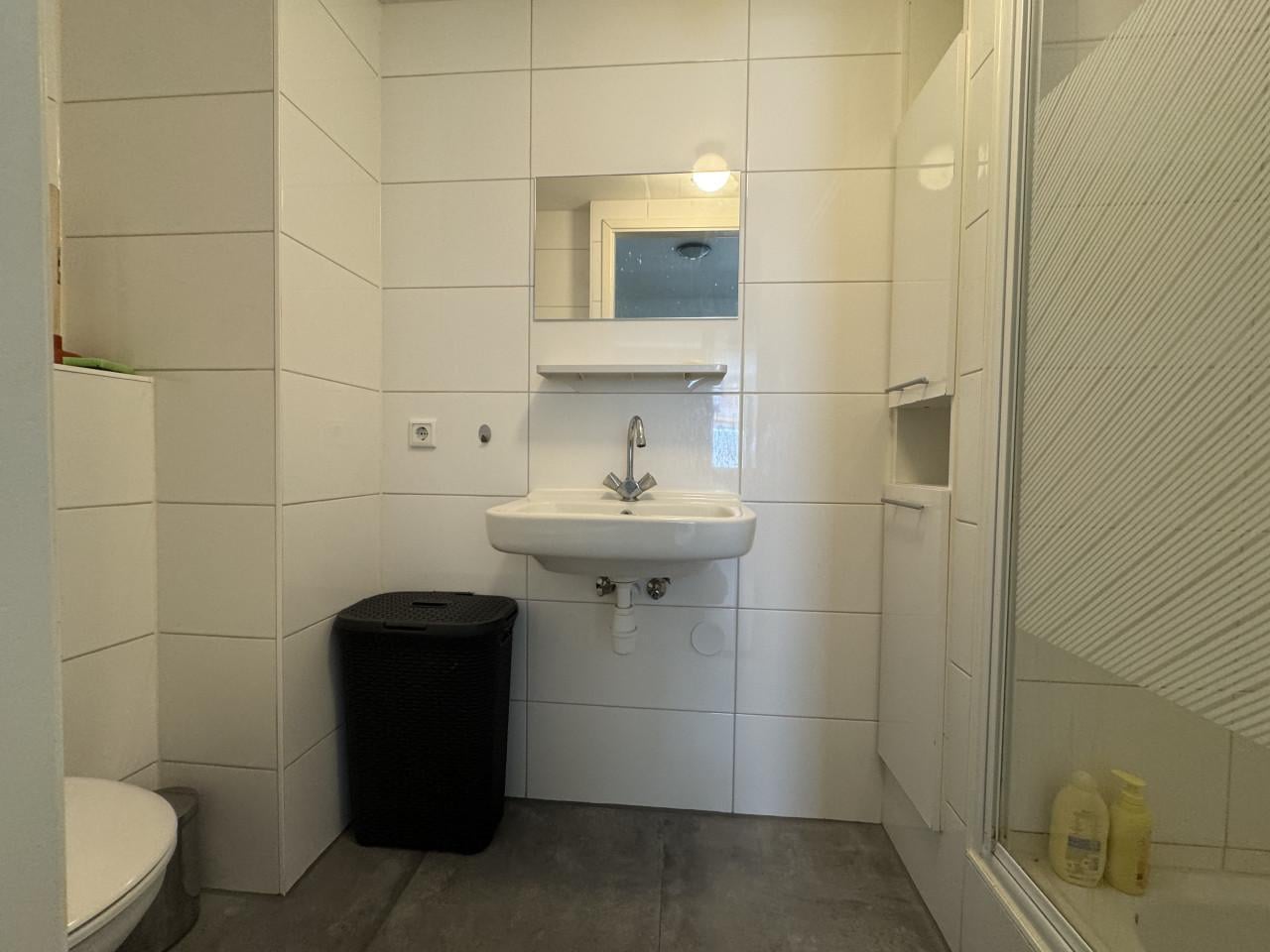 Per 1 augustus te huur: Nette studio in hartje Middelburg | Studio for rent
