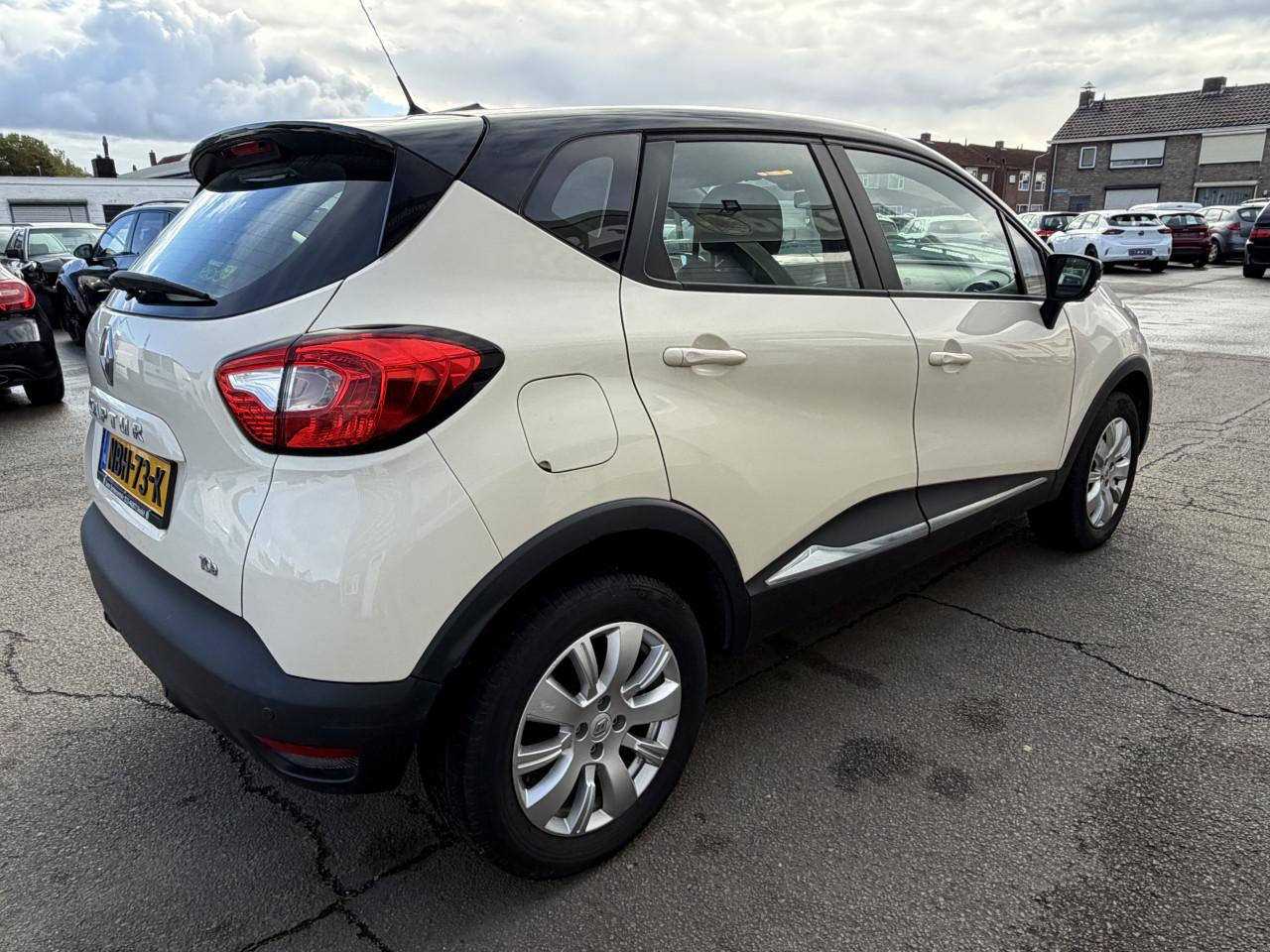 Renault Captur 0.9 Tce Bouwjaar 2016 NAP AIRCO ! ! !