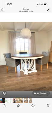 Eettafel met 6 stoelen