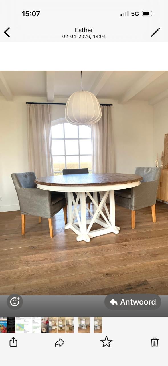 Eettafel met 6 stoelen