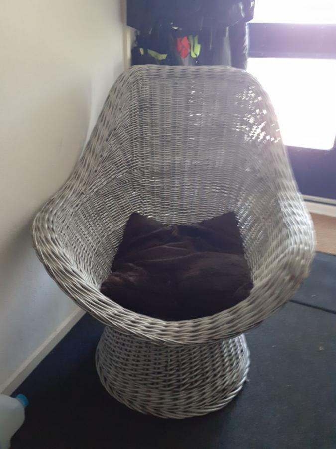 Diverse soorten stoelen setjes