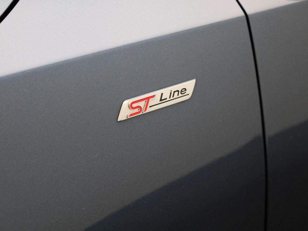 Ford Focus wagon 1.0 ecoboost hybrid st line style | trekhaak | climate con