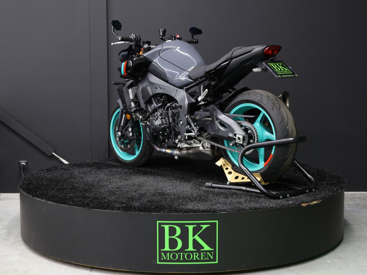 Yamaha MT-10 | Akrapovic