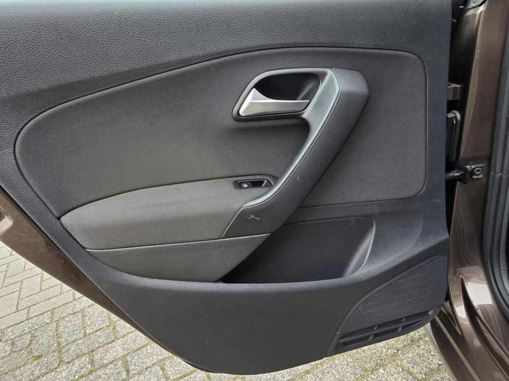 Volkswagen Polo 1.4-16v highline