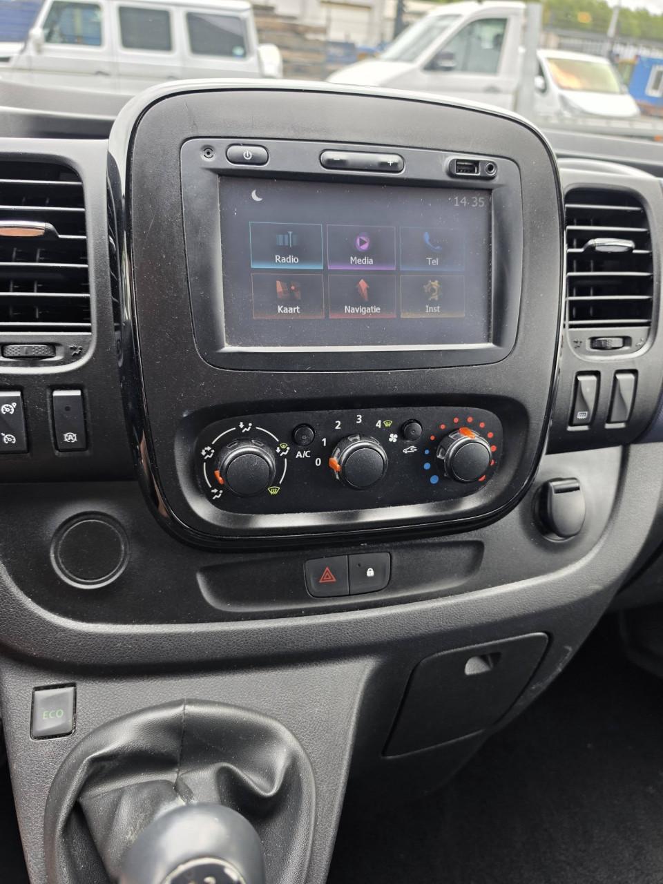 Opel Vivaro 1.6 Turbo – 3 zitplaatsen – CarPlay – Trekhaak Bouwjaar: 2016