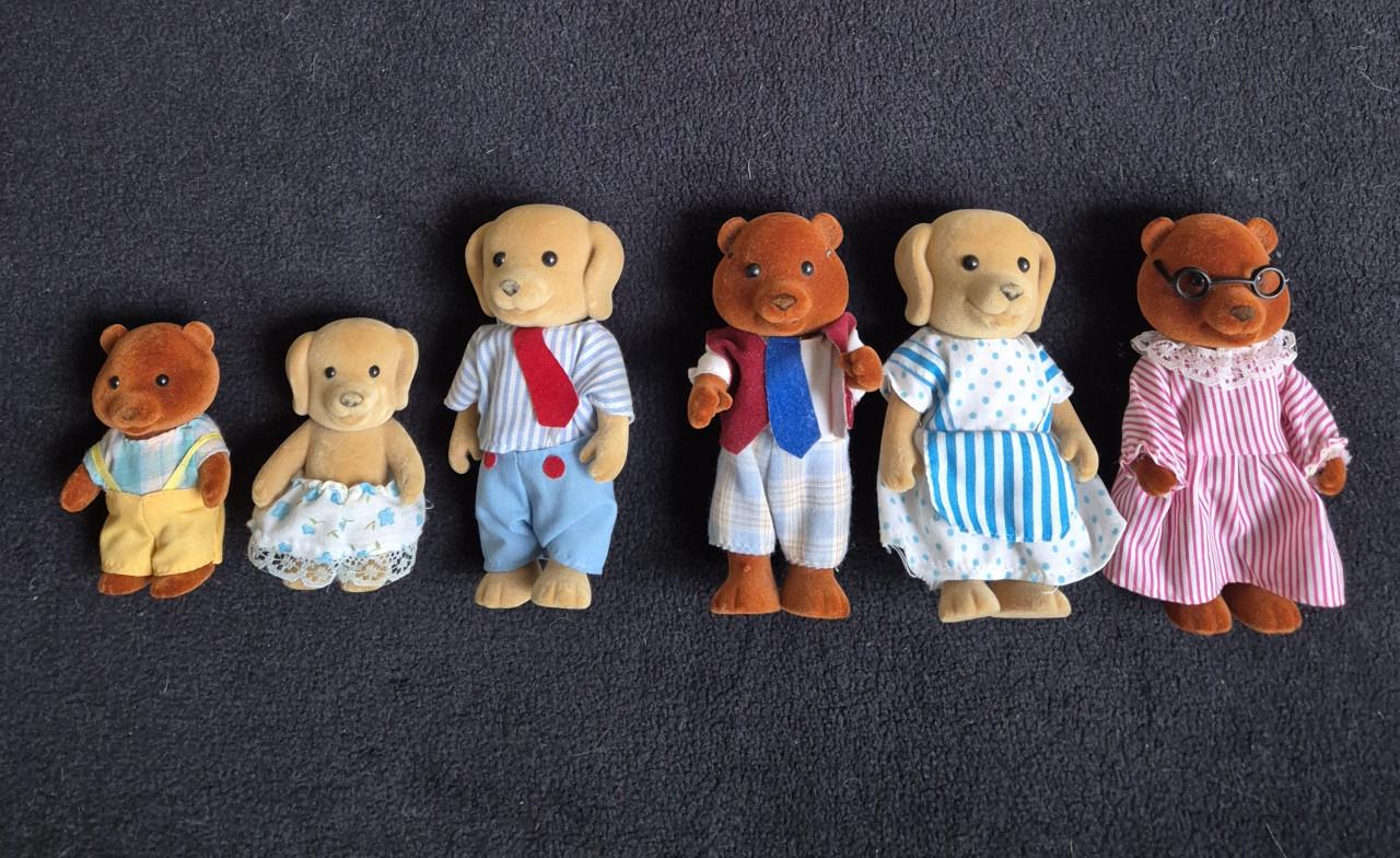 Sylvanian family dieren-popjes. Figuurtjes zijn 12 of 8 centimeter