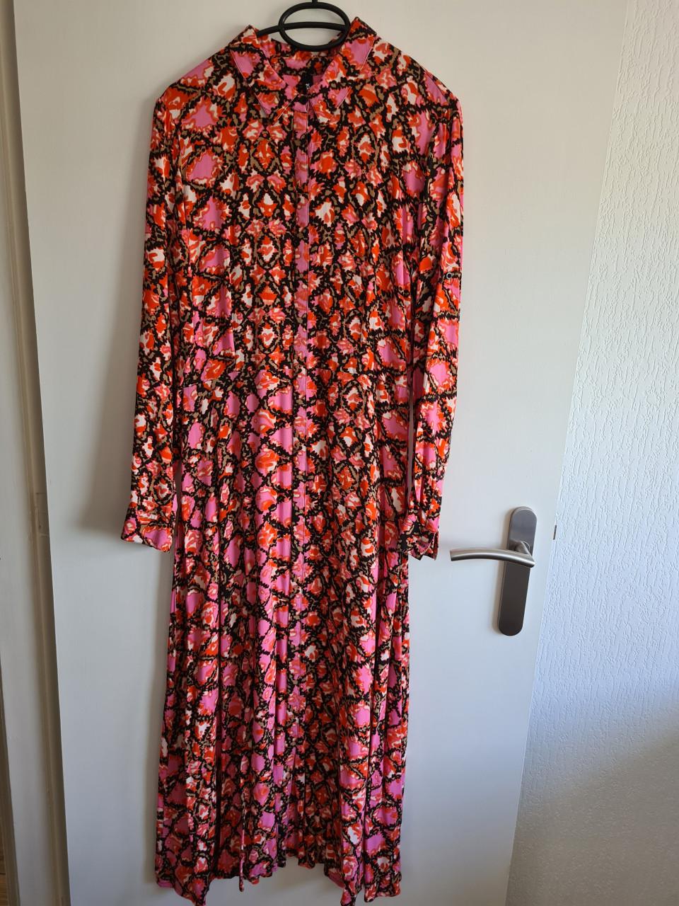 Maxi doorknoop jurk van Eksept Shoeby - Fuchsia - Roze print Mt M-L