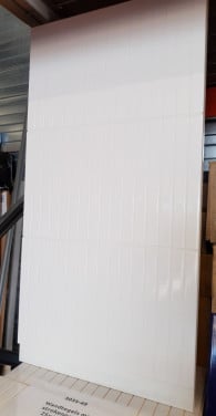 3035- 49 wandtegels 25x40 cm, strokenpatroon, wit glans, van € 33,86/m² vr