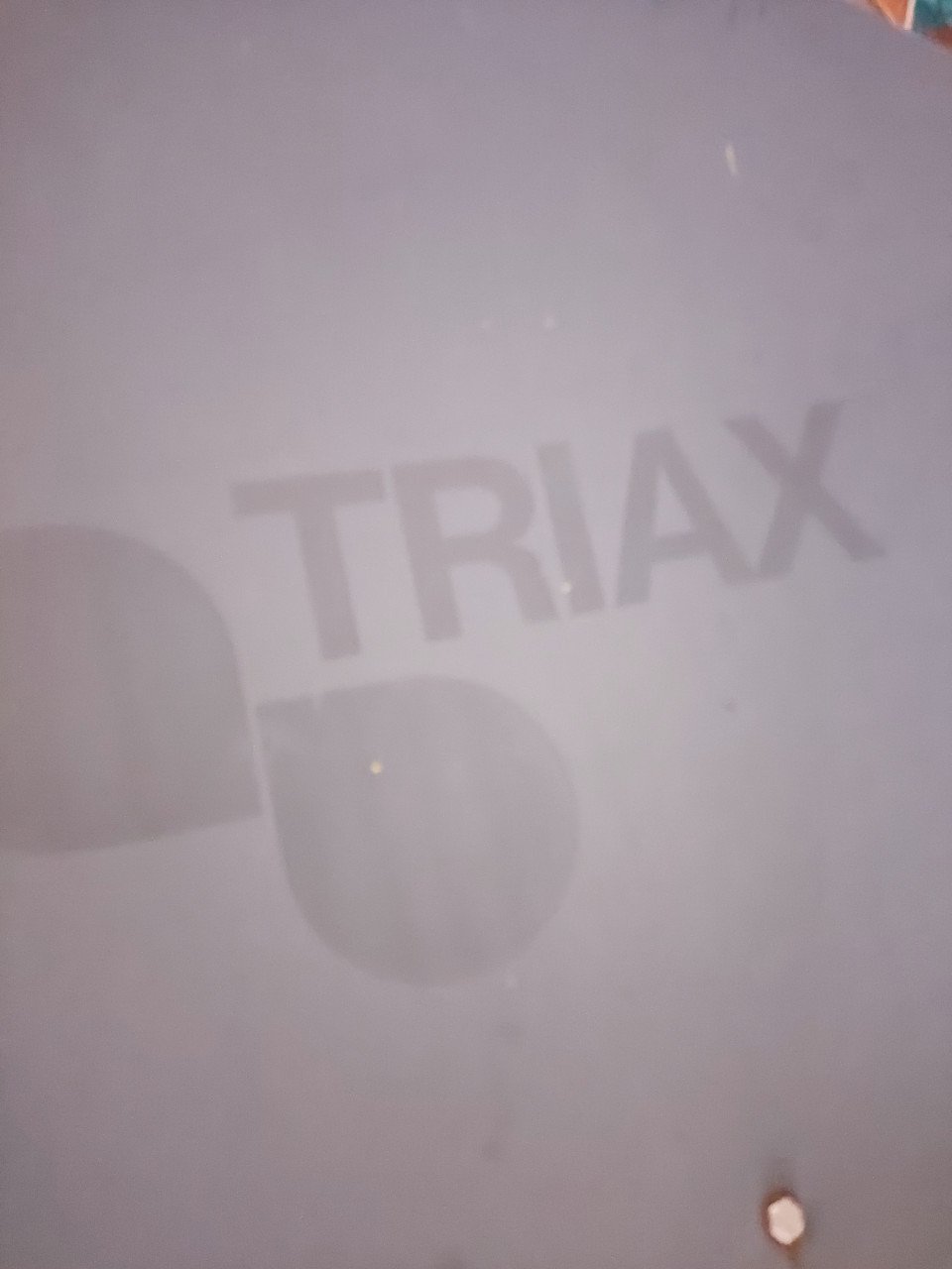 Triax sateliet schotel / antenne met LNB converter + stang + beugels
