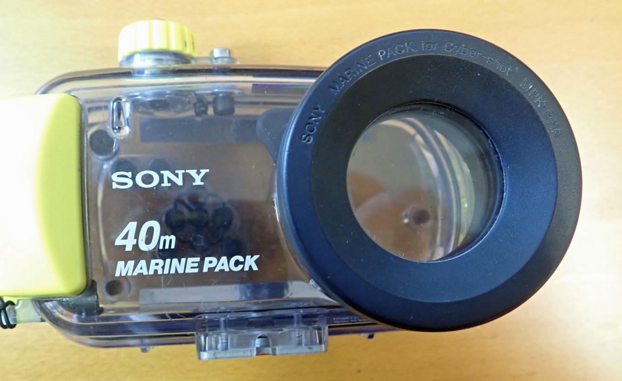 SONY Cybershot DSC-P12 plus onderwaterhuis