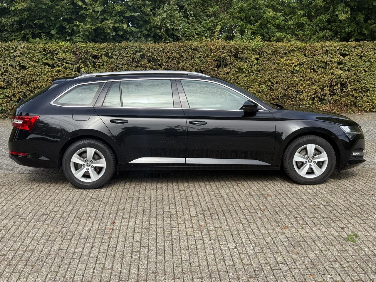 Skoda Superb Combi - 1.5 TSI ACT Business Edition Automaat | ACC| Keyless
