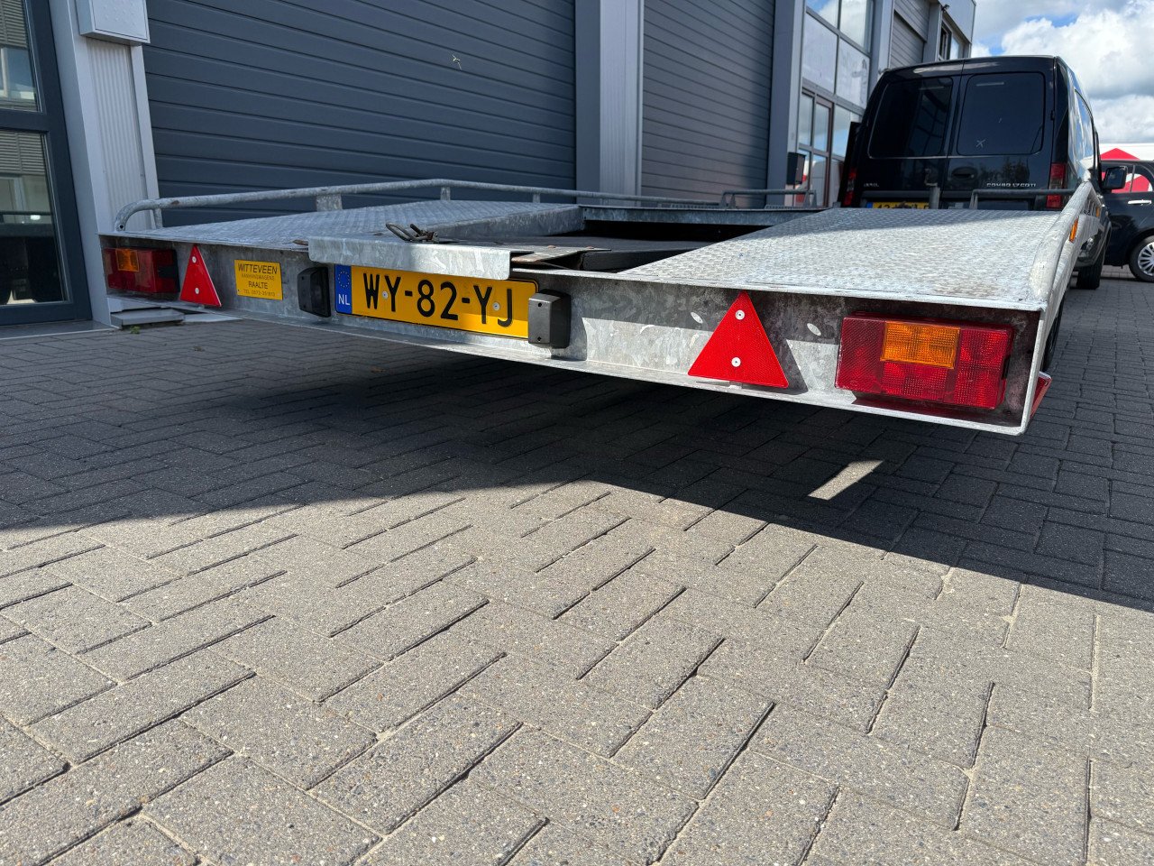 Witteveen R2430 Autoambulance “Marge” NIEUWE BANDEN! 8st