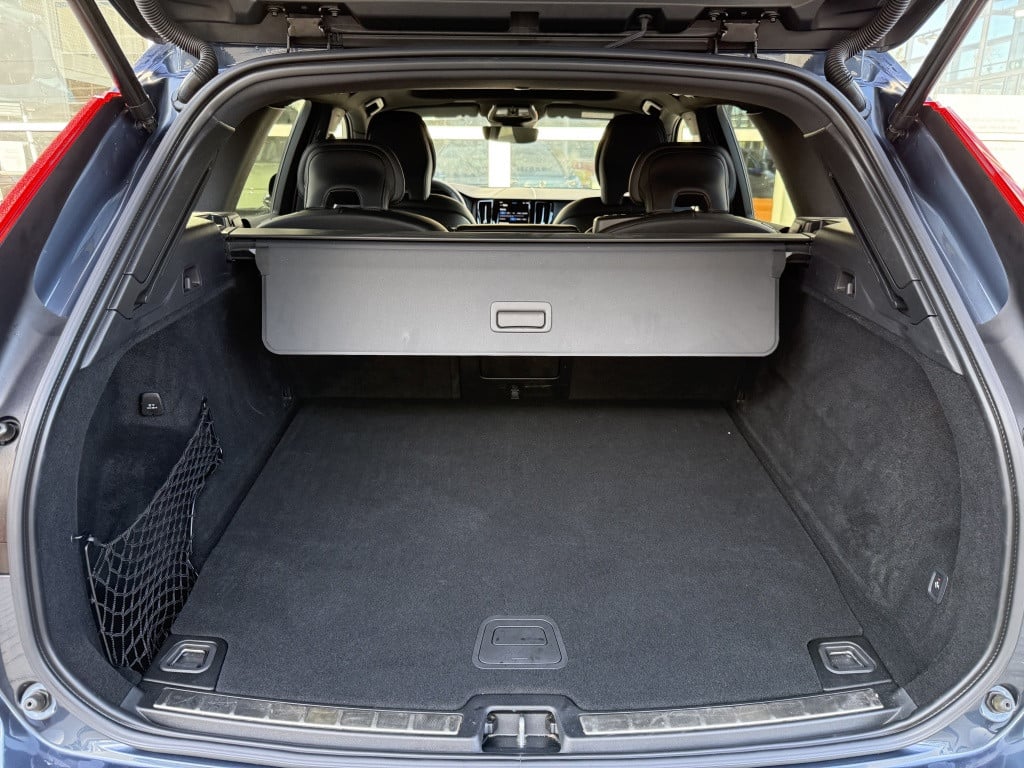 Volvo XC60 t8 455pk recharge plus dark| panodak| adap.cruise| trekhaak| ca