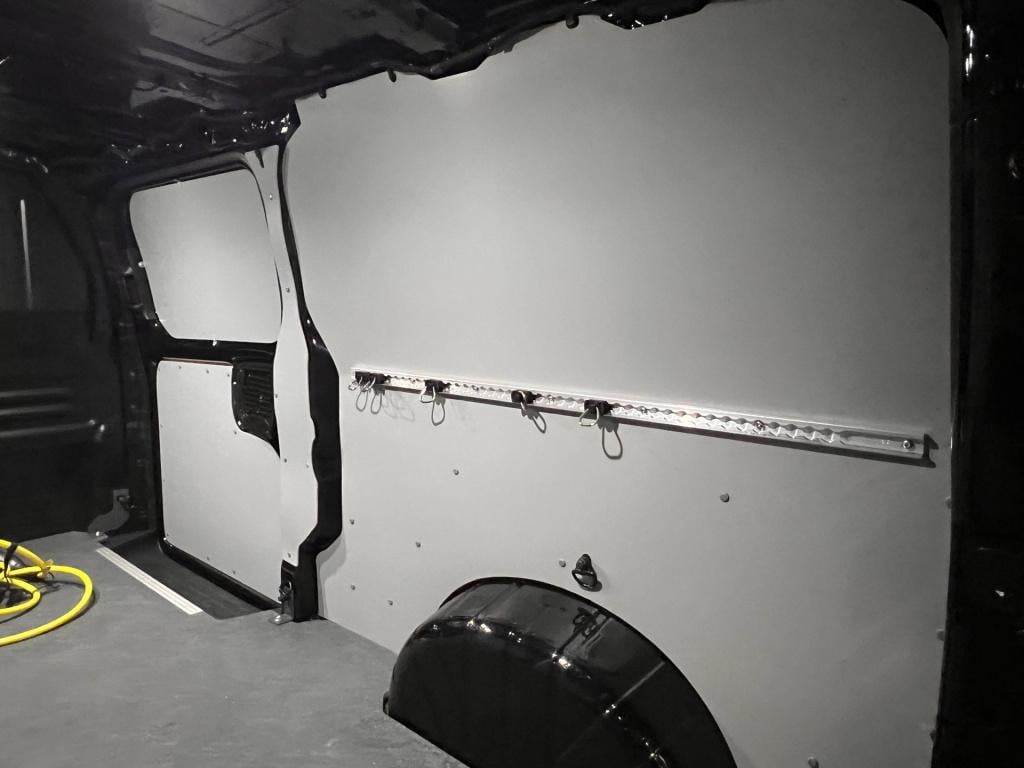 Volkswagen E-transporter 32 l2h1 bulli 64 kwh bulli 285pk, trekhaak enz..