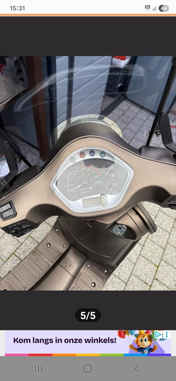 AGM scooter
