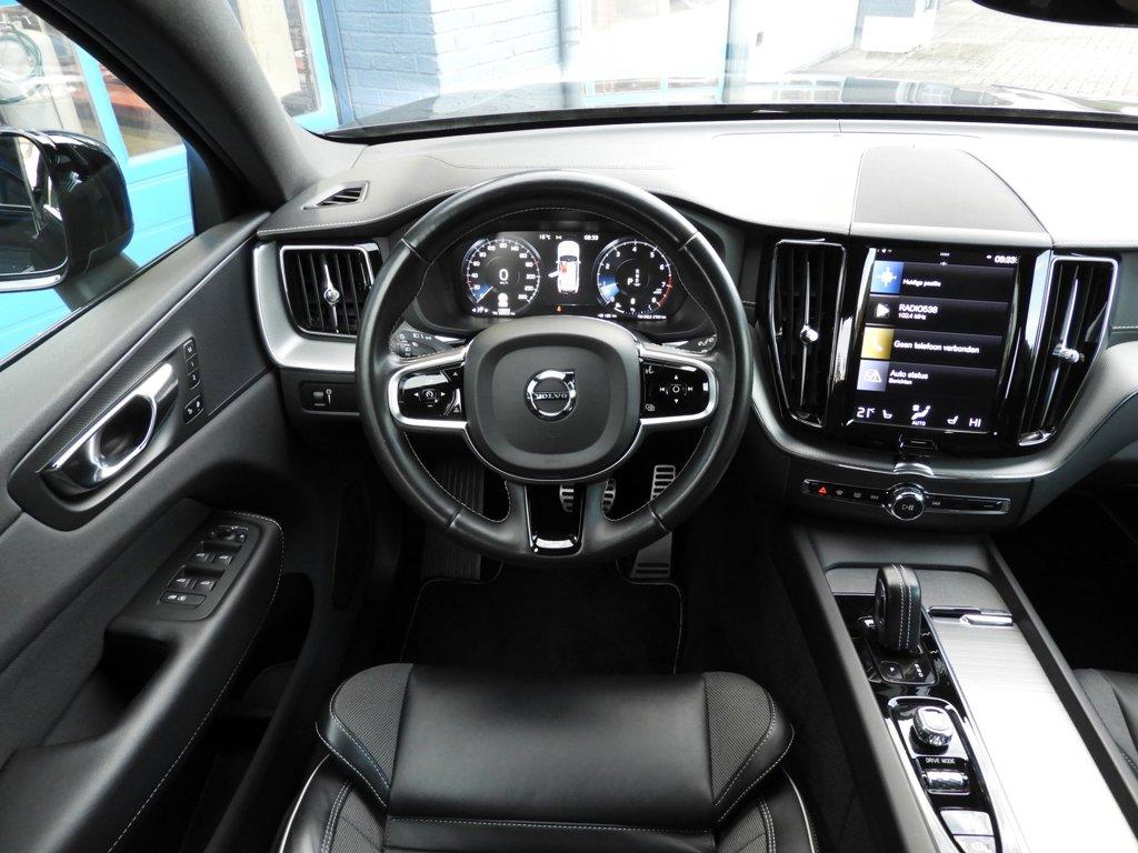 Volvo XC60 2.0 b4 inscription r-design