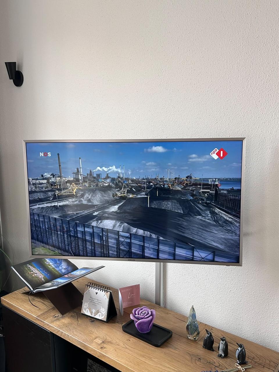 Tv met met Blu-Ray spelen subwoofer en boxen