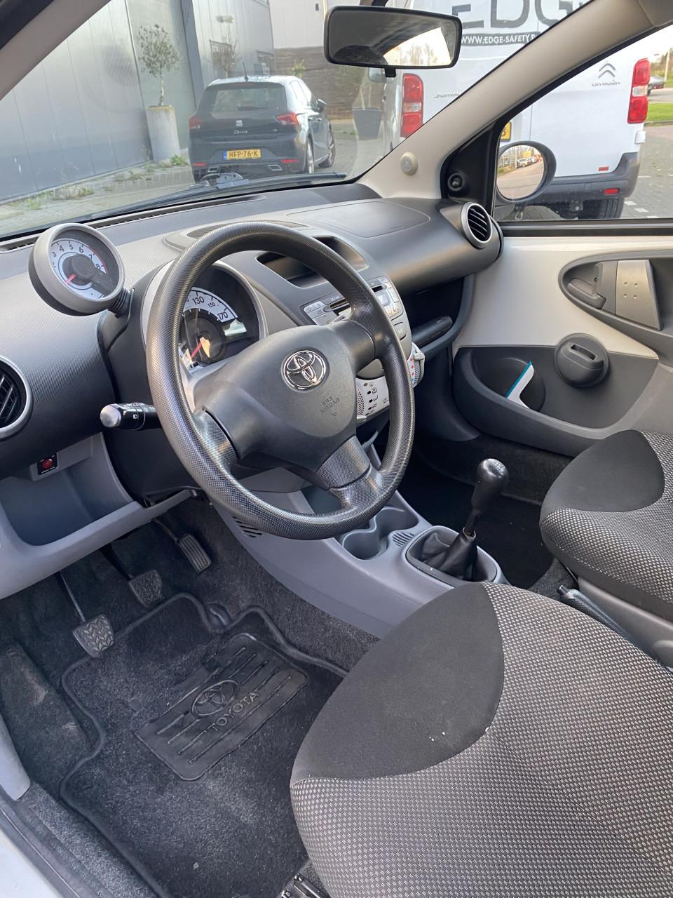 Toyota Aygo 1.0 12V Vvt-i 5DRS 2009 Wit | 140.326 KM NAP | NIEUWE APK!