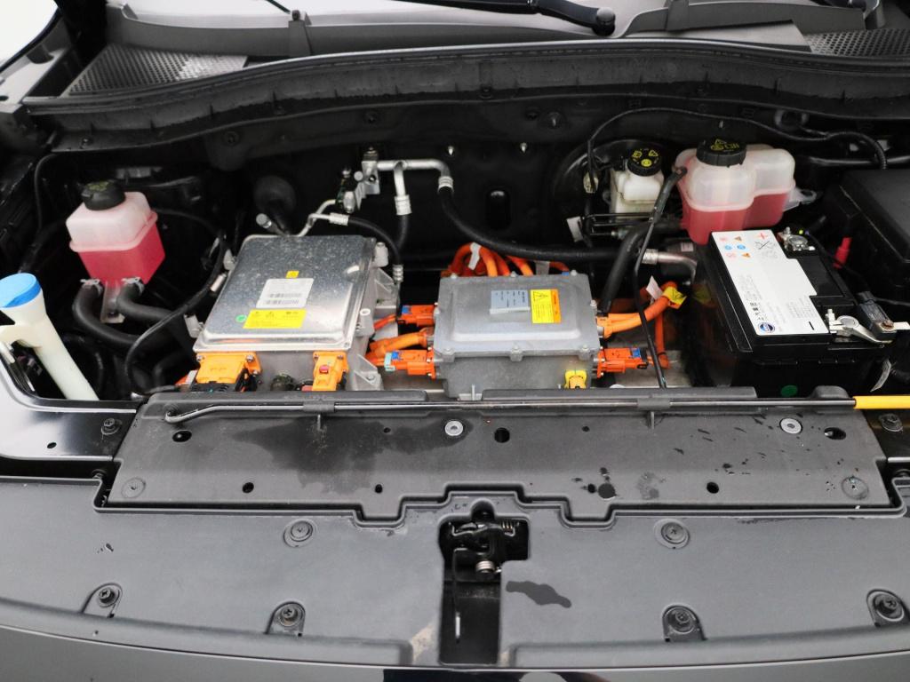 MG Zs Ev long range luxury 70 kwh | panoramadak | leder | apple carplay - a