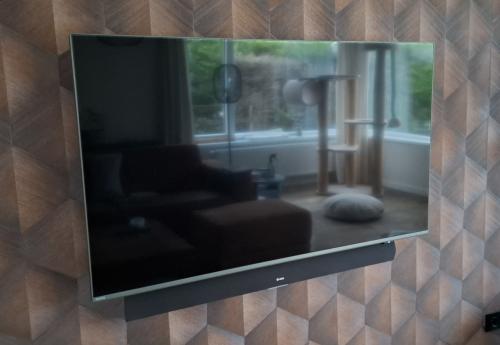 Philips TV, 55 inch LCD (miniled)