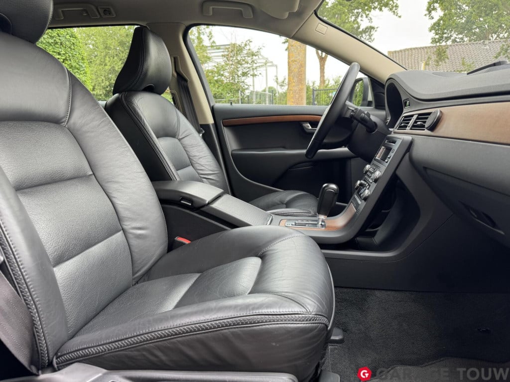 Volvo XC70 2.4 d5 summum