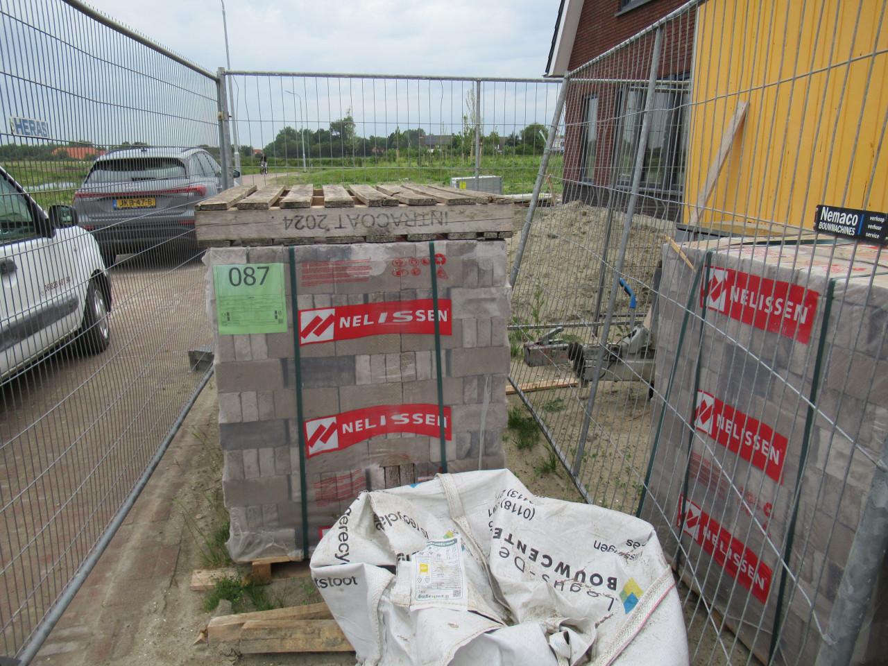 Gevelstenen te koop aangeboden