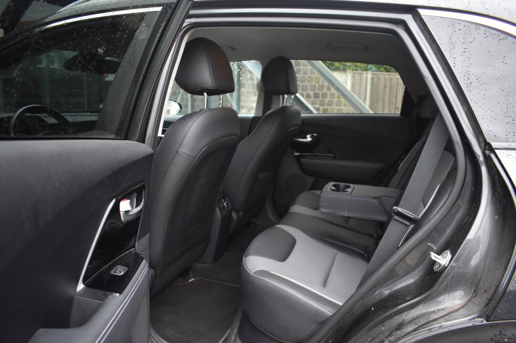 Kia E-niro edition 64 kwh soh 97,8% | stoelverwarming | nap | camera | stuu