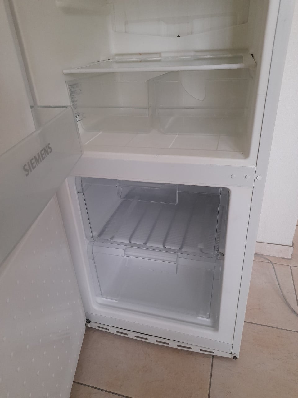 Siemens Koel-vries combinatie 60D x 55B x 155H (in goede staat)